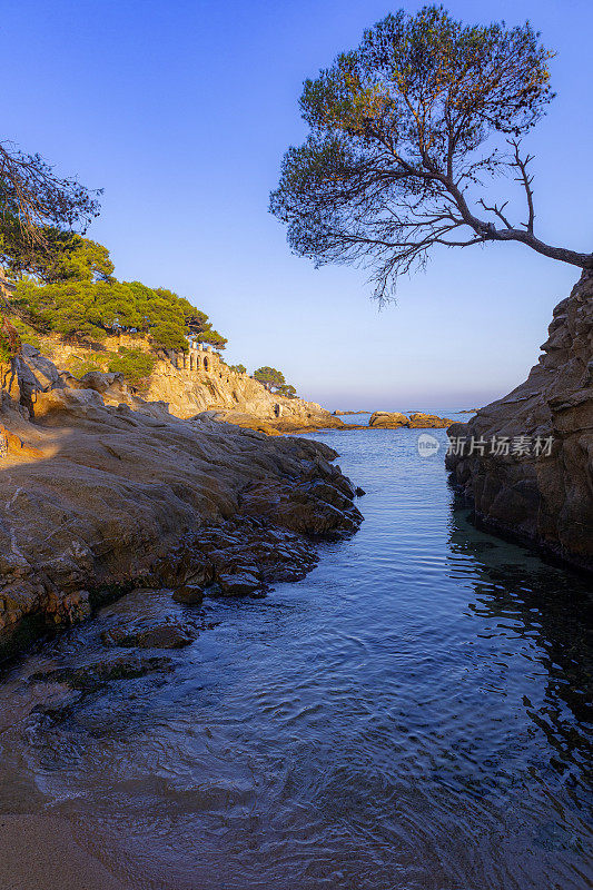 Platja D'Aro日落景观在11月Cala Sa Cova